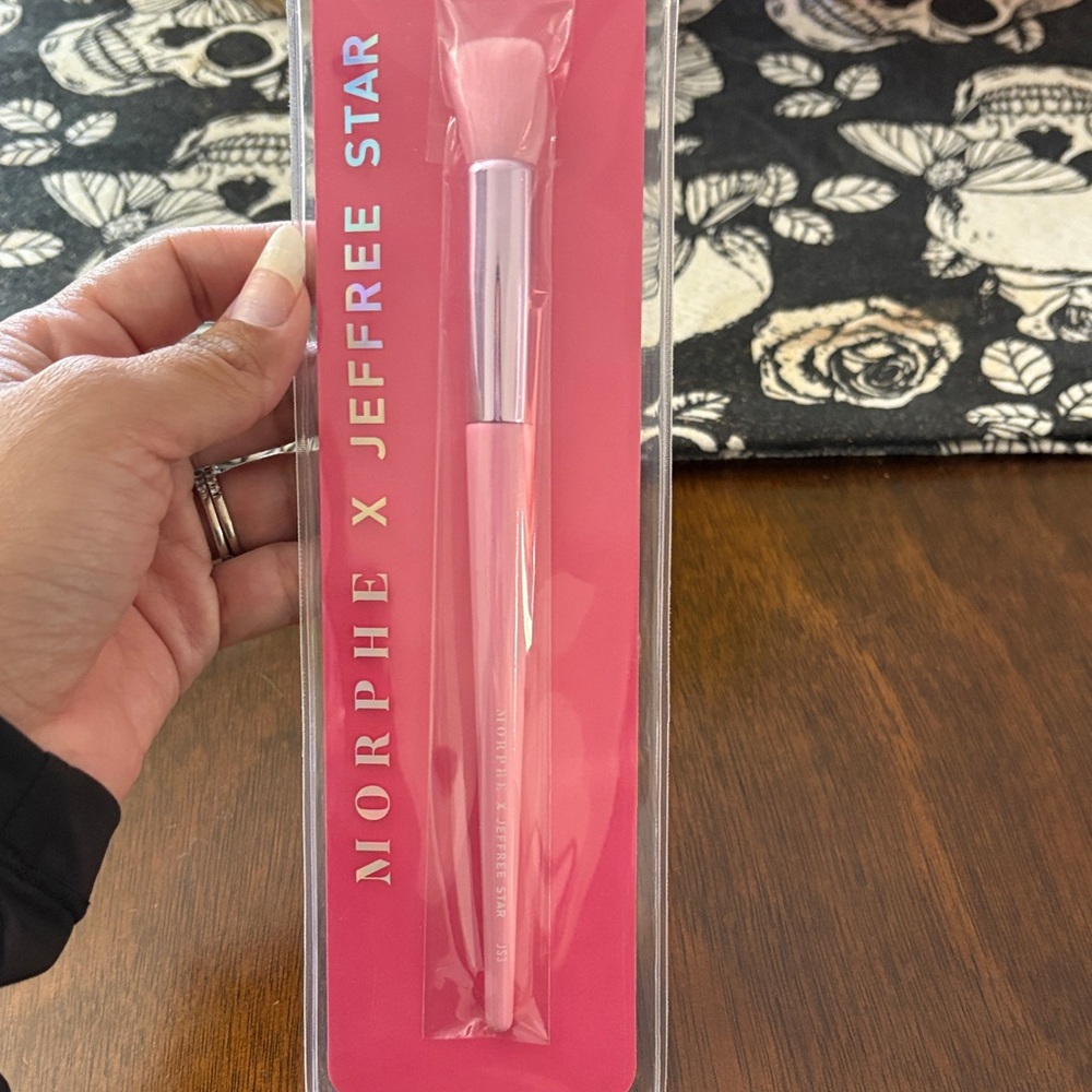 Jeffree Star x Morphe Pink Contour Brush